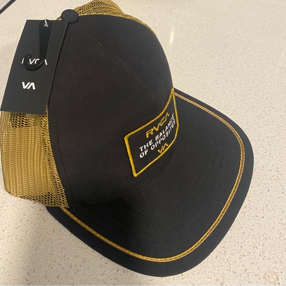 RVCA Other - RVCA billboard SnapBack hat